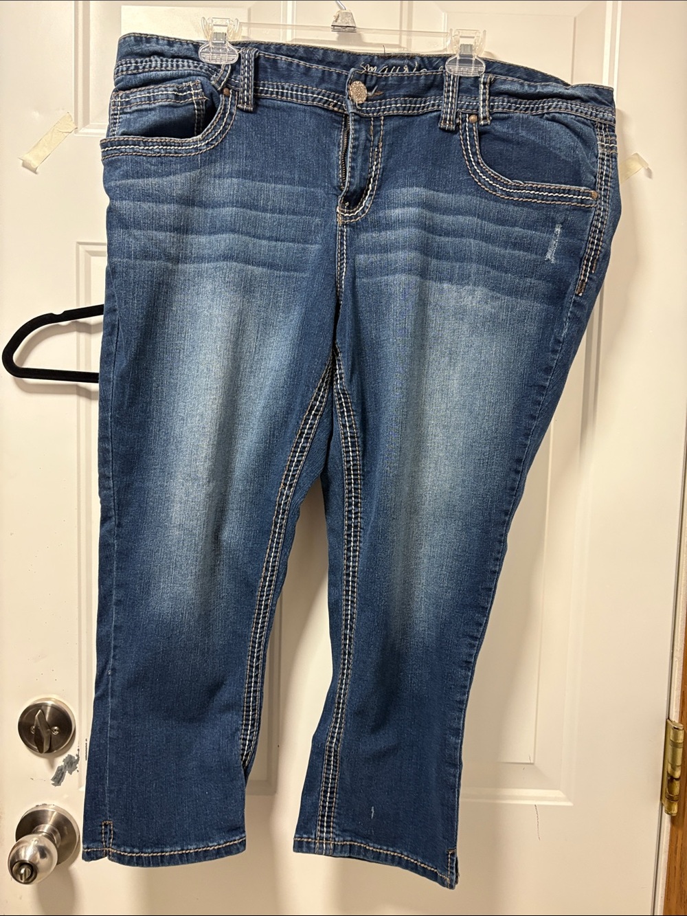 Maurices Women’s straight leg 
Jeans in Medium Blue Wash